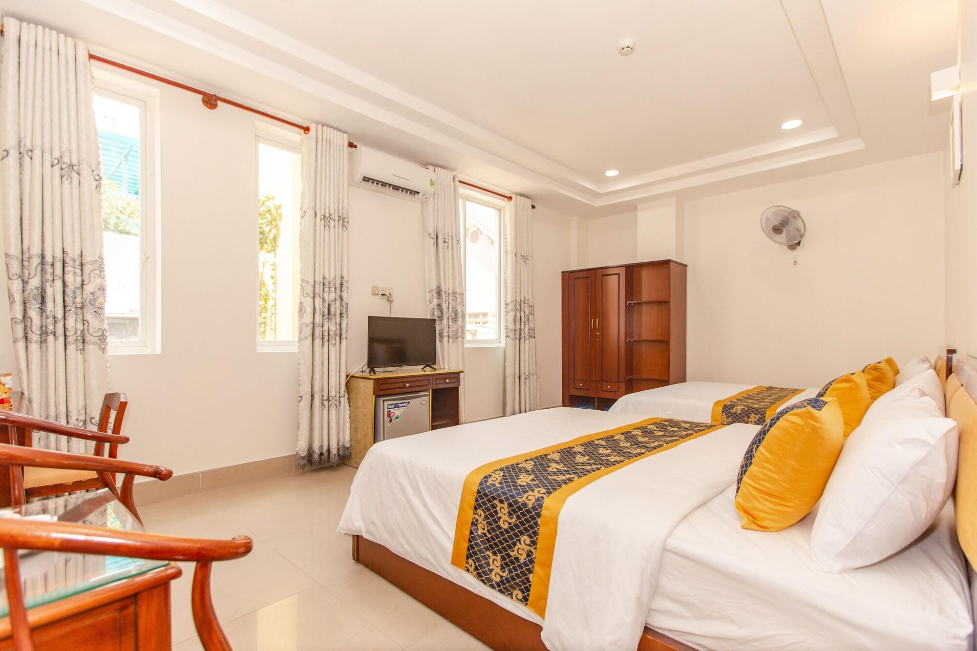 Hoa De Nhat Hotel- San Bay Tan Son Nhat होटल