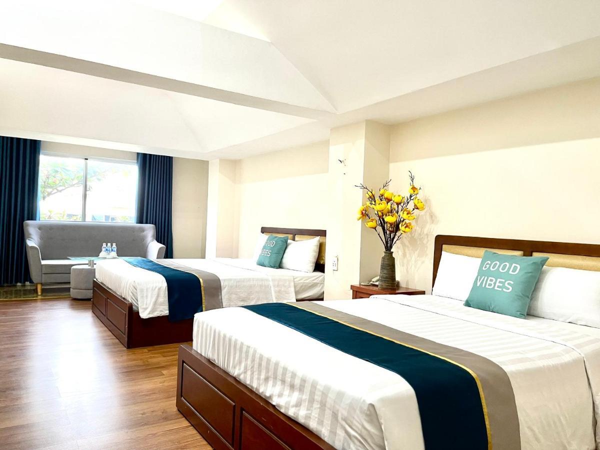 Hoa De Nhat Hotel- San Bay Tan Son Nhat होटल