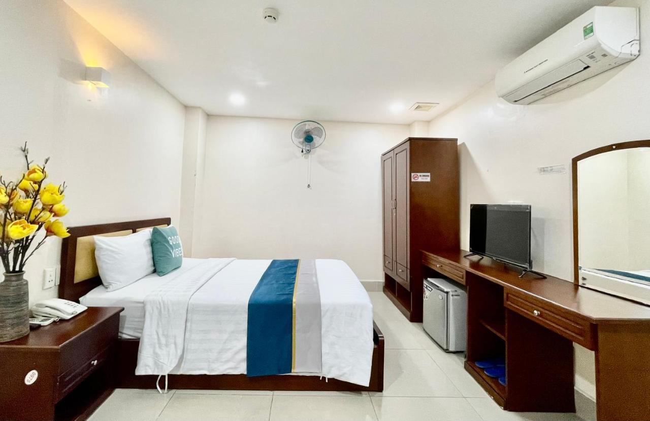 होटल Hoa De Nhat Hotel- San Bay Tan Son Nhat 3*