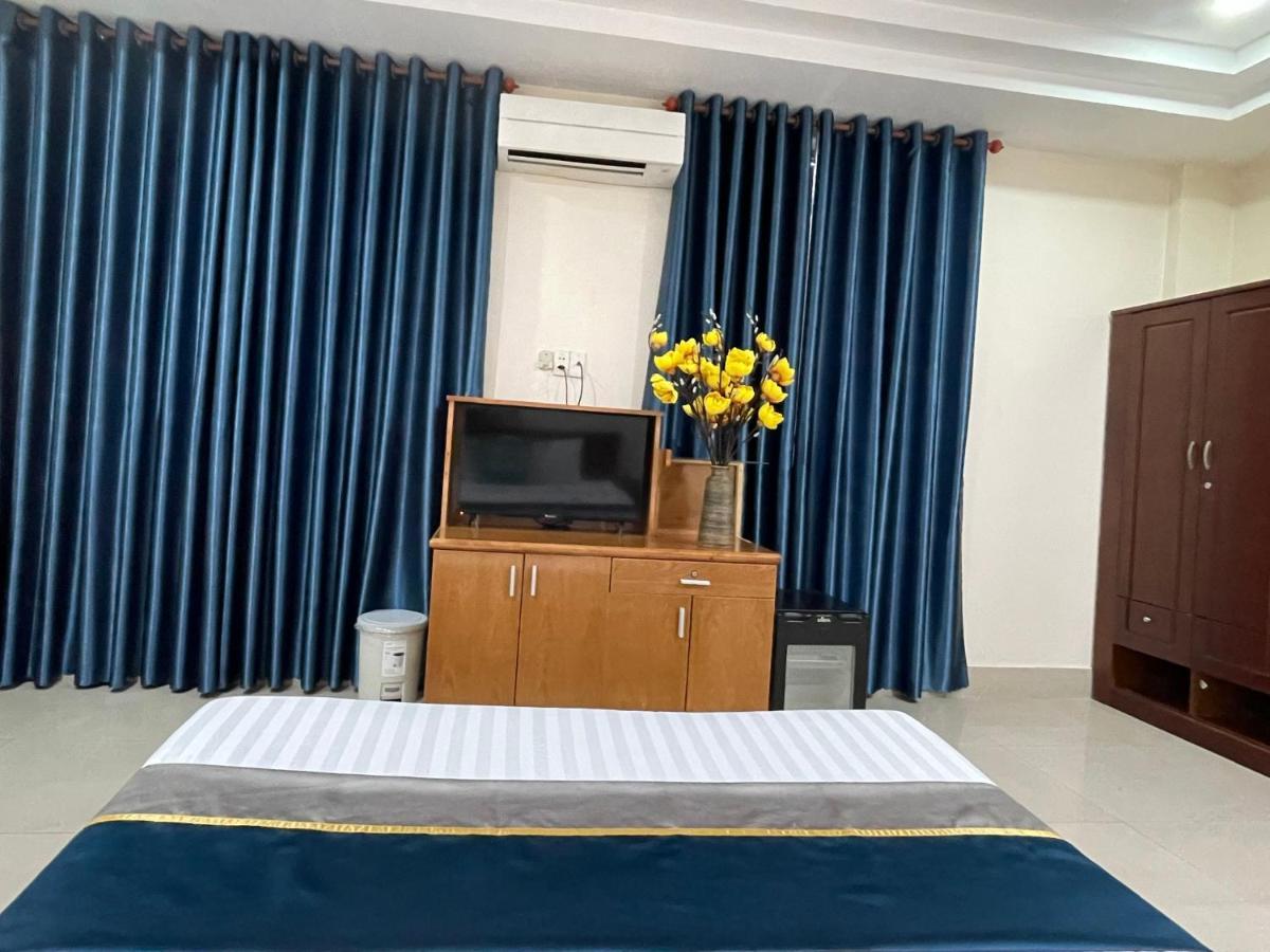 होटल Hoa De Nhat Hotel- San Bay Tan Son Nhat