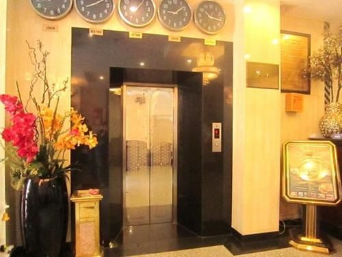 होटल Hoa De Nhat Hotel- San Bay Tan Son Nhat